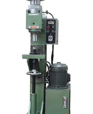 合格的氣壓鉚接機(jī)有哪些特點(diǎn)？